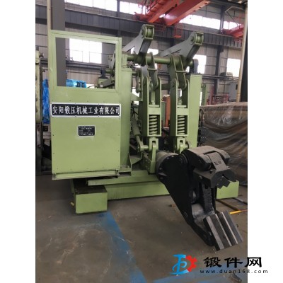 5吨自由锻操作手锻造操作机设备
